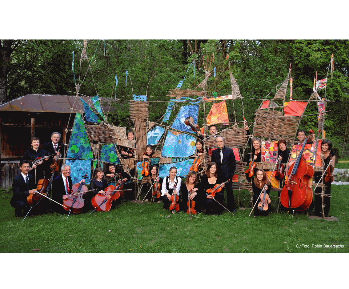 Gruppenfoto — perfekte Perspektive auf der Tribüne